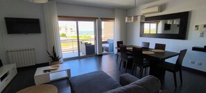 Sala de Estar e Refeições