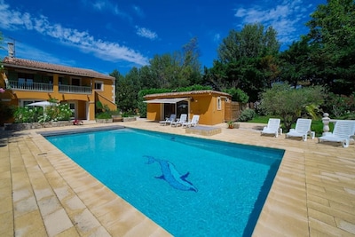 Avignon vacation home rental for groups & families on an island - 10 to 14 peopl