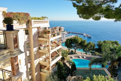Residence Garden Plaza en Mónaco con espléndida piscina con vista al mar y seguridad