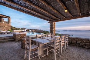 Outdoor dining