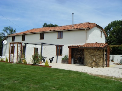 Entièrement meublé Gite 2 chambres situé dans 3 acres