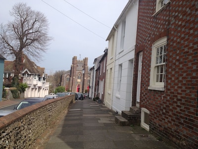 Casa victoriana en el corazón de la histórica Lewes, cerca del castillo normando.