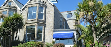 Front of Channings with sea view terrace 