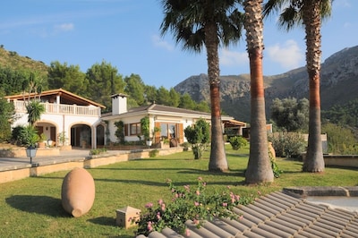10pers Villa. piscina climatizada + jacuzzi, un lugar de ensueño + -aussicht el pueblo, el mar y las montañas
