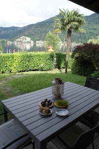 80 m2 3-room part of the house directly on Lake Lugano