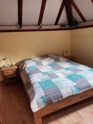 Schlafzimmer 1 mit 1,60 m Doppelbett