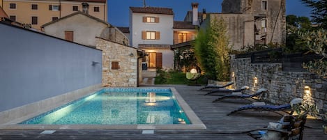 Villa San Rocco am Abend