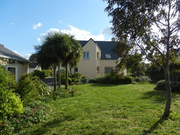 vue sur jardin, parc de 1000 m2