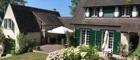 maison vue du jardin