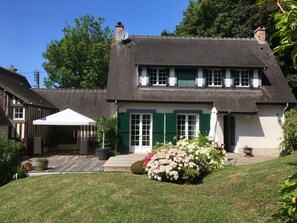 maison vue du jardin