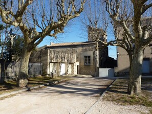 Maison vue depuis la place