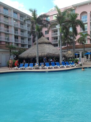 pool with tiki bar

