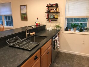 Chefs will love the just renovated kitchen! So will foodies.