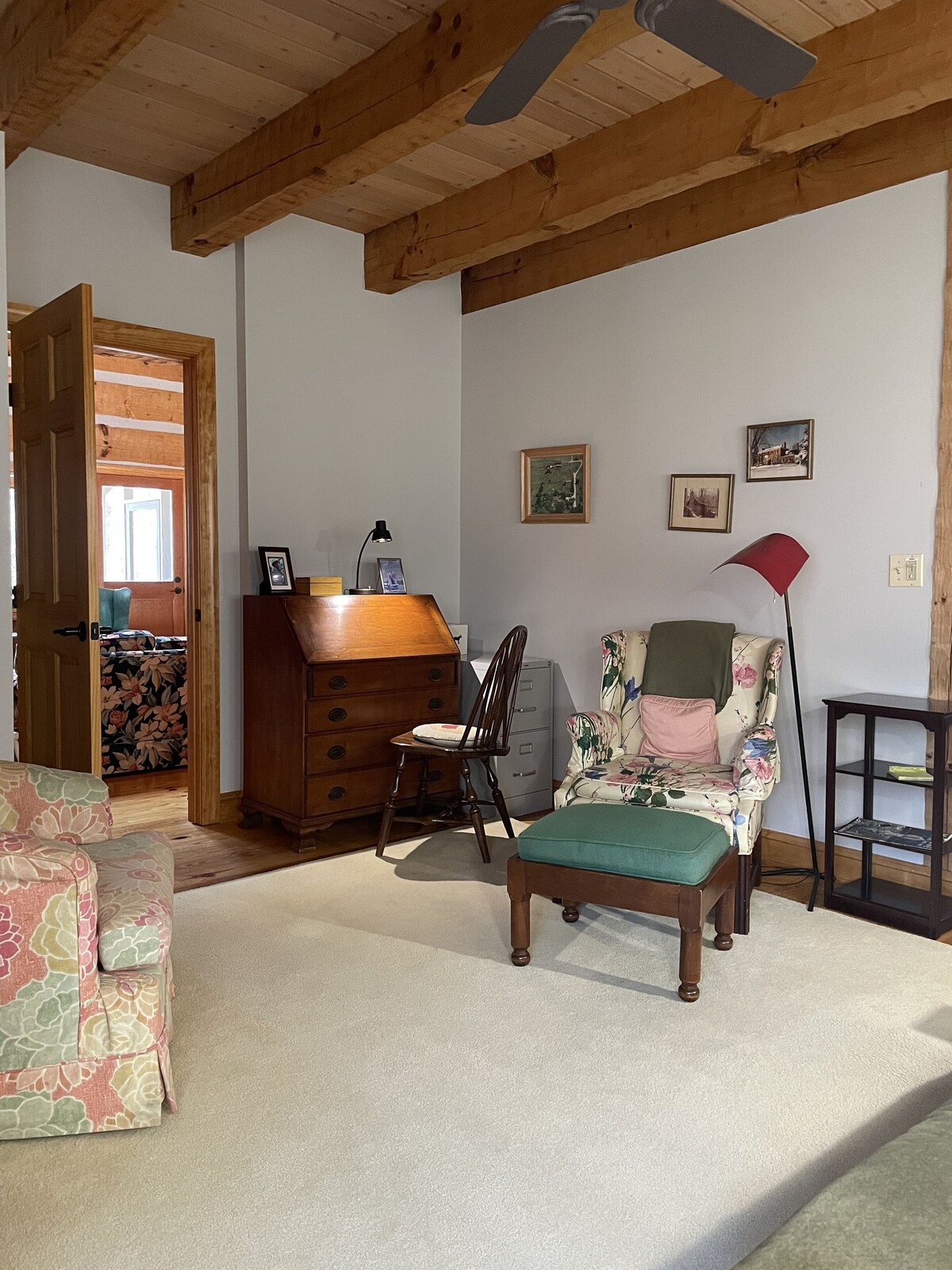 WINDRIDGE = Fun-Romantic-Log House; Near Historic Sites,Wineries,Breweries,Shops