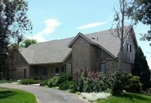 The Huntington House