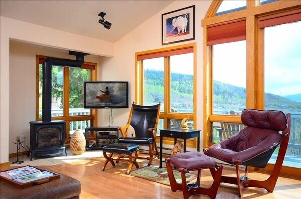 Living Room with 40 mile view