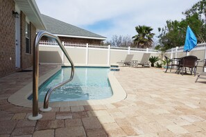 Saltwater Pool equipped with in-water tanning ledges