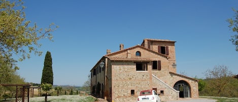 Welcome to your private Tuscan Oasis.