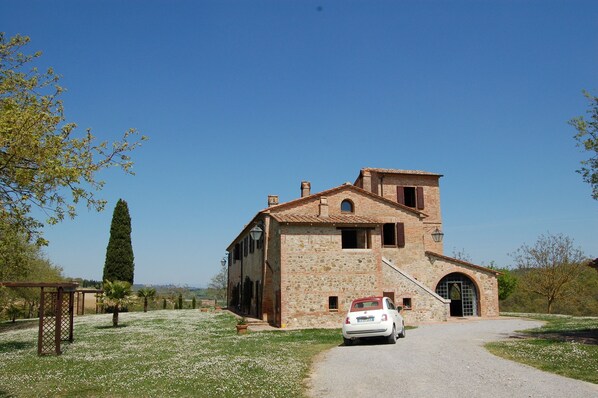 Welcome to your private Tuscan Oasis.