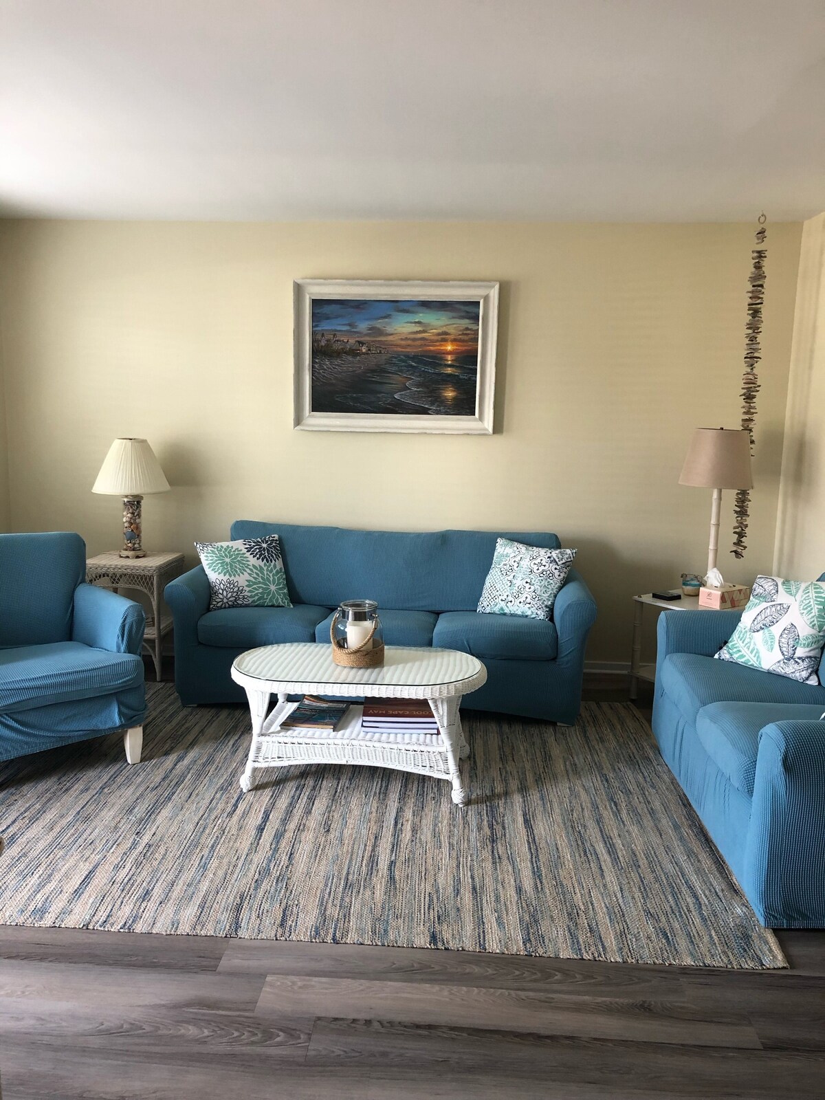 Beach Block, 1st Fl Weekends avail/driveway for 2-3 cars