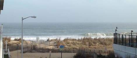 Vue sur la plage ou l’océan