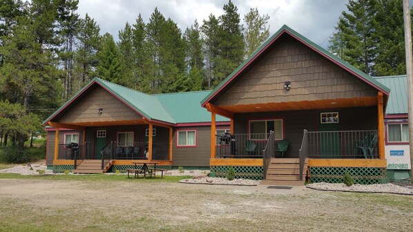 Lazy Bear Lodging townhouses