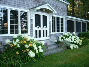 Cottage entrance overlooking ocean