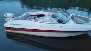 Boat rental:17' Four Winns 170 Horizon with 90 HP Johnson. $220/day-$1,250 week