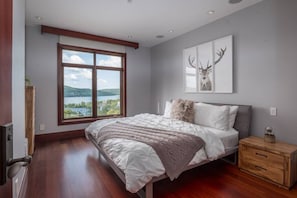 ALTITUDE 166-8 / LUXURY condo with UNREAL views