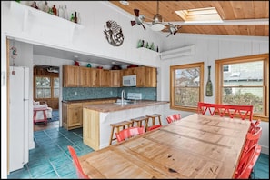 KITCHEN+DINING VIEW 3