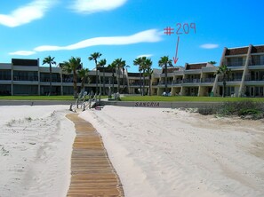 Great unit location, with high ceilings.
