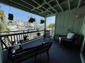 Front balcony 