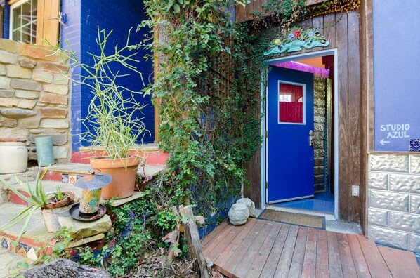 Entrance door to Studio Azul