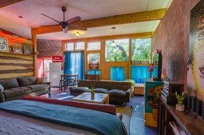 Studio Azul - View of room from King bed