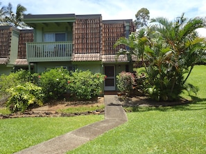 Front view of the townhouse at the corner of building 20 (Unit A)
