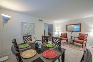 front formal dining room that seats 6 and a reading nook