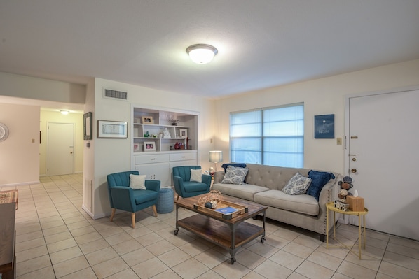 Open concept family room connects to kitchen