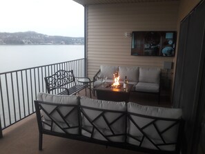 New Fire pit Lounge area, seating eight, Photo 1