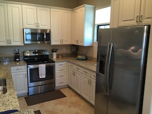 Beautiful Kitchen with granite