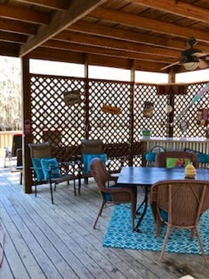 covered out door deck and bar
