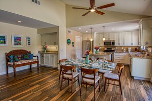 An open floor plan for comfortable gatherings. 