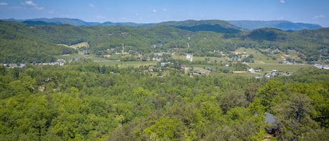 Pigeon Forge Cabin with a View "Getaway Mountain Lodge" - Panoramic mountain view