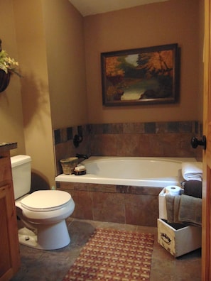 Master's Bath/ Soak Tub