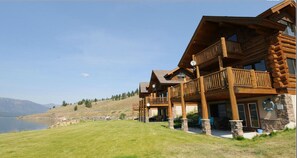 3 levels of lakefront living