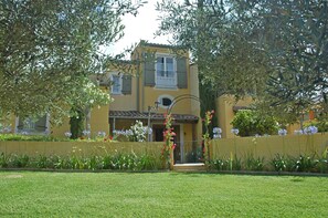 L'Olivette Facade (Street View)