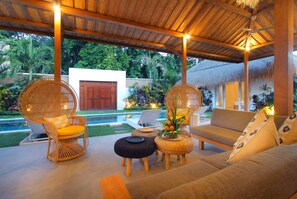 #D1 700m beach Oberoi Central Seminyak