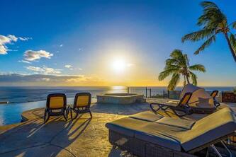Infinity-edge Pool, Spa, BBQ, Fire-Pit, Ocean Views! HOSTED ~ Hale Laule'a