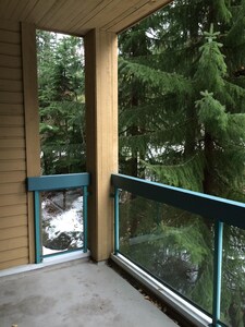 Large Four Bedroom Townhome Sleeps 9 Comfortably, At The Base Of Blackcomb