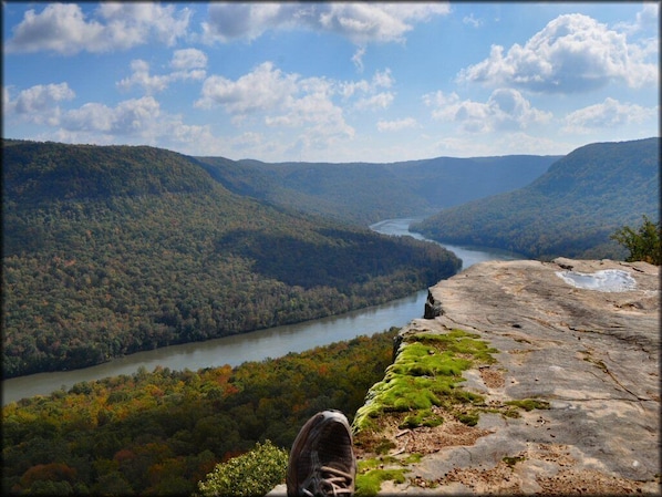  The Tennessee River Gorge from Snooper's Rock.