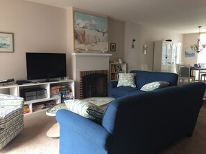 living area, 2nd floor